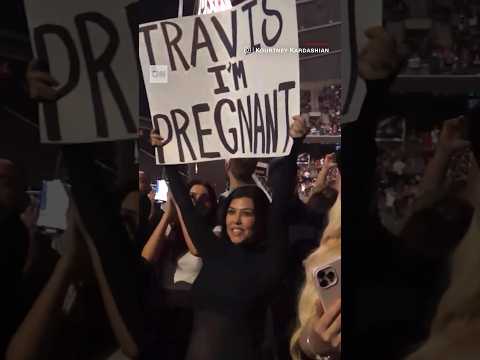 Kourtney Kardashian announces she’s pregnant
