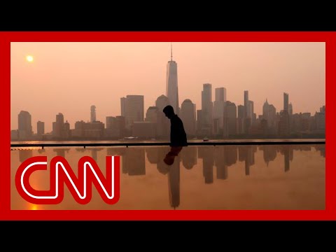 See timelapse of NYC disappearing into cloud of wildfire smoke
