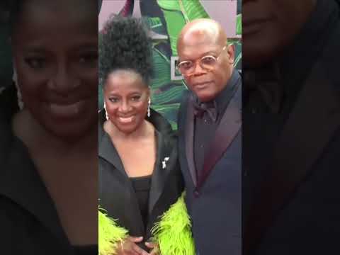 Stars arrive at Tony Awards red carpet