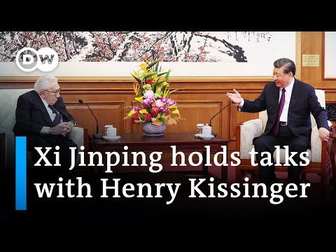 Xi Jinping meets Henry Kissinger as US seeks to defuse tensions with China | DW News