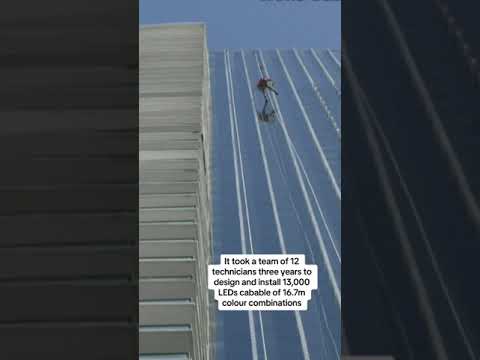 Tallest digital US flag displayed on a Florida skyscraper for Independence Day