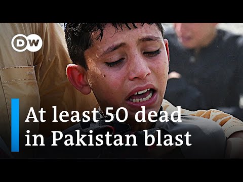 ‘IS’ claims responsibility for suicide bombing in Pakistan | DW News