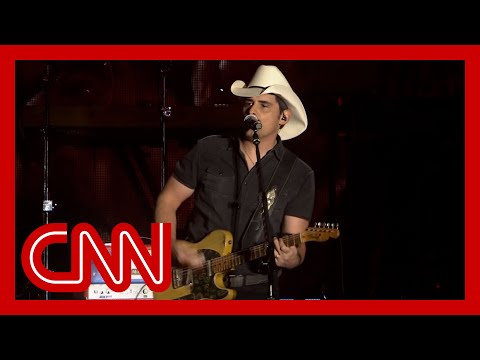 Brad Paisley sings ‘So Many Summers’ at July 4th celebration