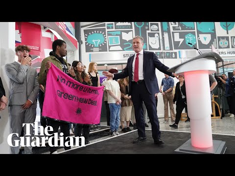 ‘Stop U-turning, Keir’: Starmer heckled by climate protesters