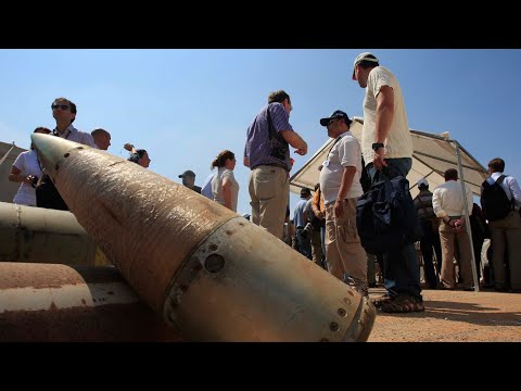 US to provide Ukraine with cluster bombs despite international bans| ITV News