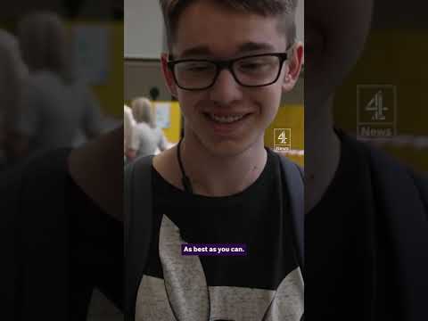 ‘I’m going to uni with my mum’