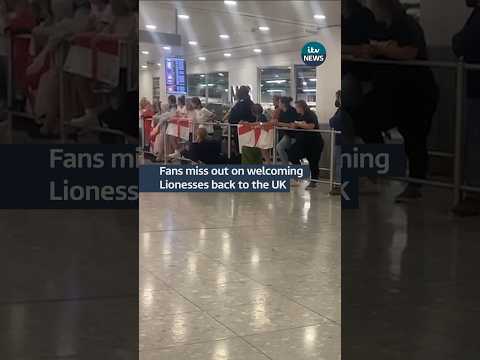 Around 40 #football fans waited at Heathrow to catch a glimpse of the Lionesses #itvnews #lionesses