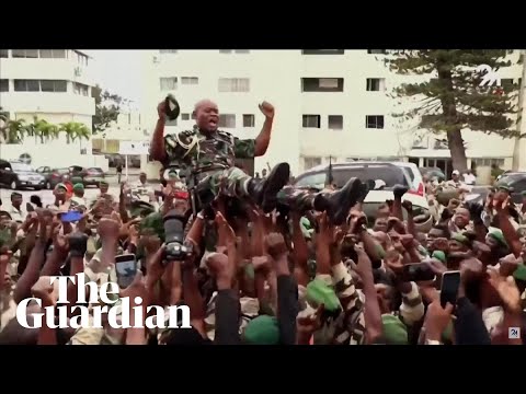 Gabon: hundreds celebrate while president pleads for help after coup declared