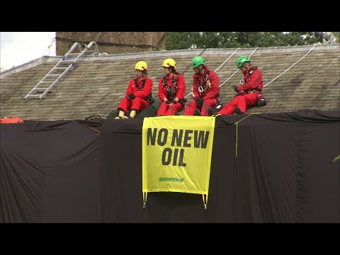 Watch live: Greenpeace protest on the roof of Rishi Sunak’s home