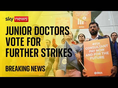 Junior doctors vote in favour of more strikes