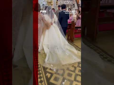 Bride walks down flooded aisle after Typhoon Doksuri – BBC News. #Malolos #BBCNews #Shorts