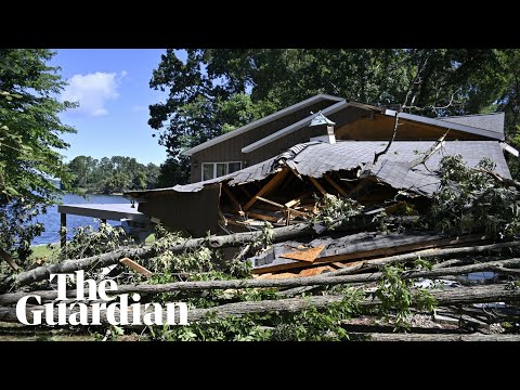 Severe storms batters eastern US leaving hundreds of thousands without power