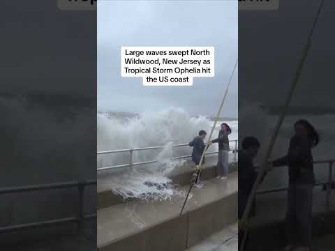 Huge wave hits onlookers