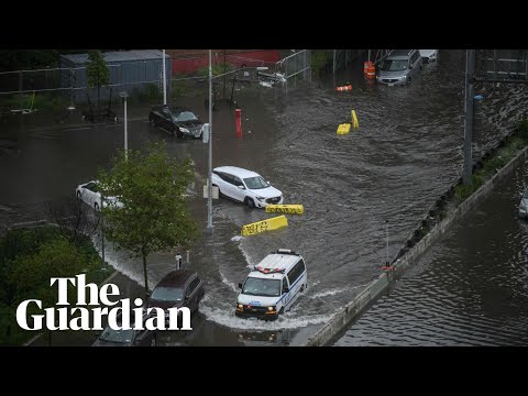 Flash flooding causes mayhem in New York City