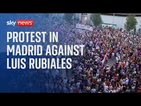 Protest against Luis Rubiales takes place in Madrid