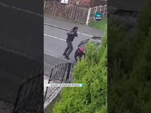 Police search for balaclava-clad thugs who smashed up car and house #ITVNews
