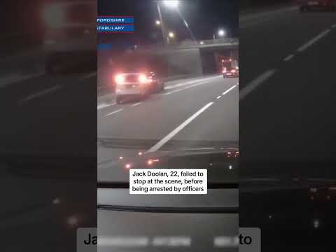 Driver swerves across M25 and crashes