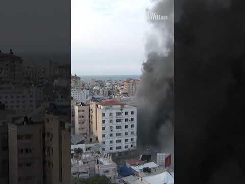 Footage captures the moment of Israeli airstrike on Gaza