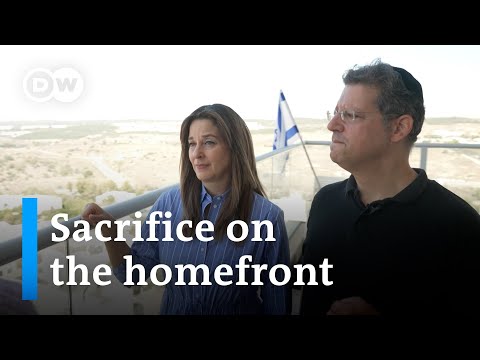 How Israeli families cope when sons and daughters are called up to fight | DW News
