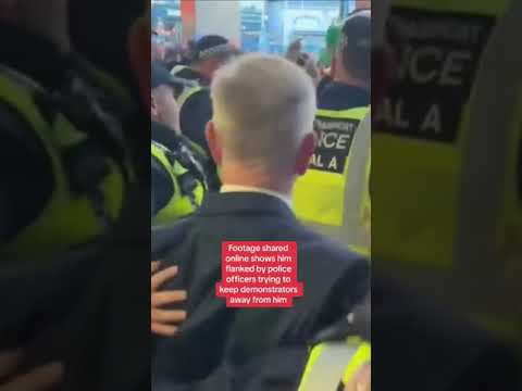Michael Gove was surrounded by pro-Palestinian demonstrators at Victoria station