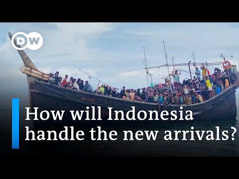 Hundreds of Rohingya refugees arrive by boat in Indonesia’s Aceh province | DW News