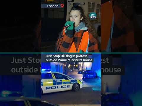 Just Stop Oil sing in protest on Prime Minister’s doorstep #juststopoil #protest #london