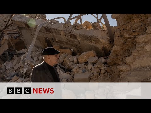 Russia intensifies bombardment of Ukrainian cities as residents flee – BBC News