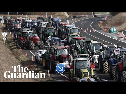 Farmers ‘besiege’ Paris as protests spread to Brussels