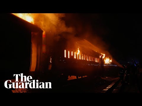 Bangladesh: several people killed in apparent arson attack on train