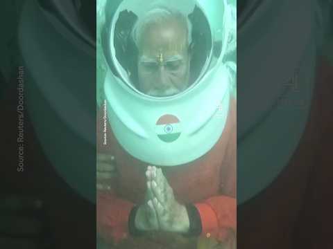 Modi prays at underwater Hindu temple