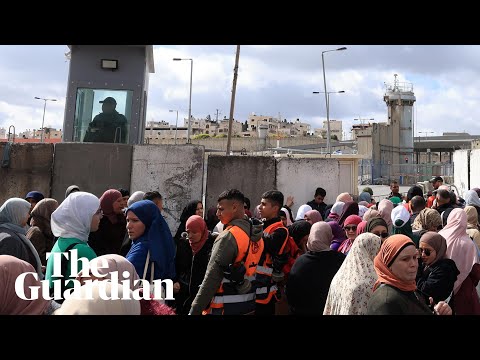 Palestinians arrive at Israeli checkpoint to cross for Ramadan prayers