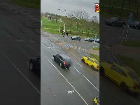 Drunk, unlicensed driver crashes sports car