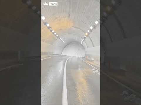 Avalanche blocks tunnel in Italy