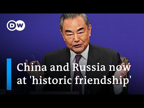 China FM Wang Yi accuses US of ‘suppression’, praises relationship with Russia | DW News