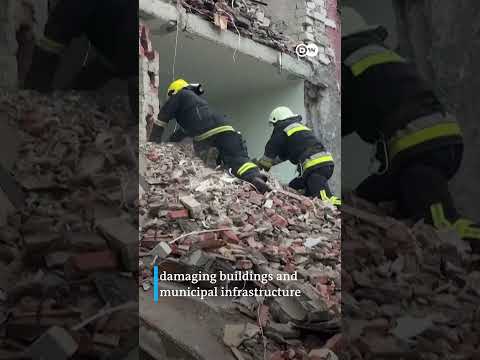 Russian missiles hit Ukrainian city Chernihiv | DW News