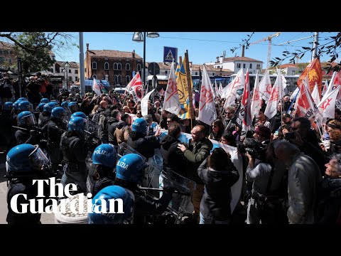 ‘It will change nothing’: Venice residents protest against tourism entrance fee
