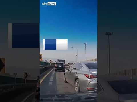 Highway bounces during Taiwan earthquake