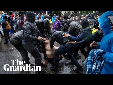 Georgia: clashes break out between police and protesters over ‘foreign agents’ bill
