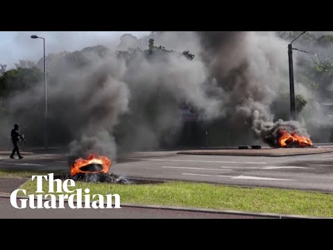 New Caledonia: curfew imposed as violence spreads before French debate