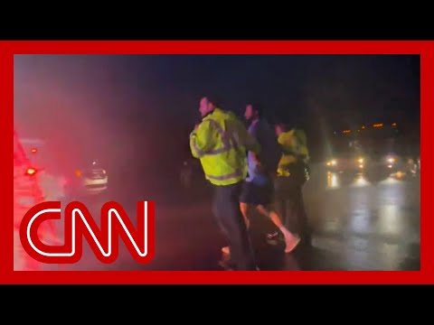 Video shows Scottie Scheffler in handcuffs at scene