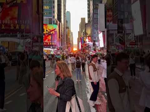 New Yorkers gathers for ‘Manhattanhenge’ sunset