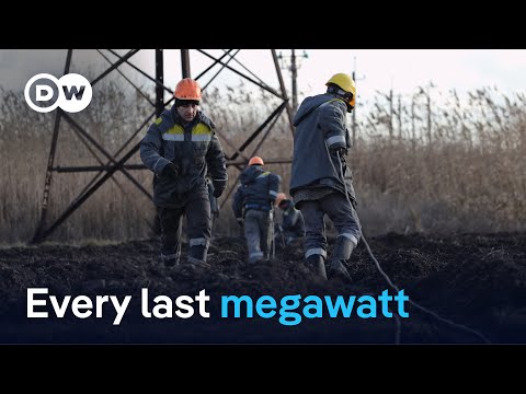 Ukraine’s race to keep the lights on | DW News