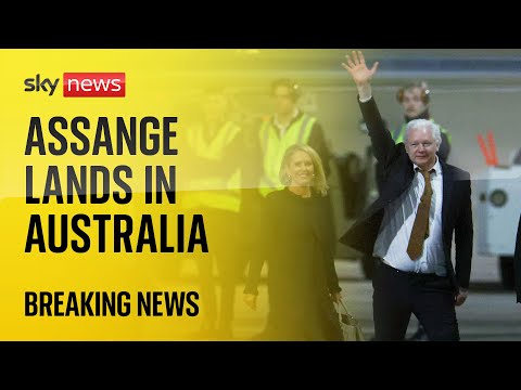 BREAKING: WikiLeaks founder Julian Assange steps on Australian soil to cheering crowds