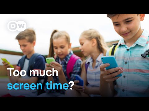 Germany debates whether to ban mobile phones in schools | DW News