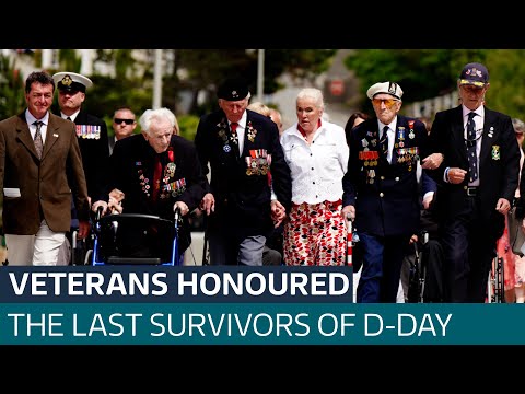 Veterans given heroes welcome on Normandy return for D-Day anniversary | ITV News