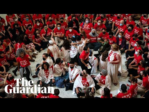 Pro-Palestine protesters occupy Congress building and call for Gaza ceasefire