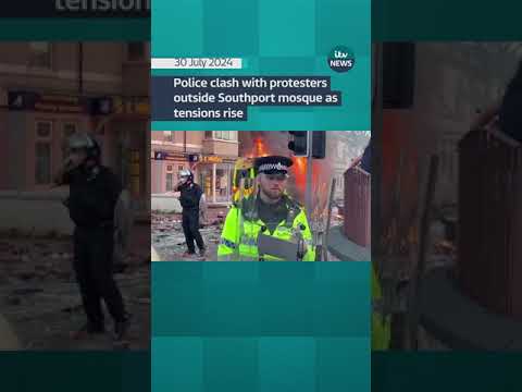 Police injured as officers and protesters clash outside Southport mosque #itvnews #southport