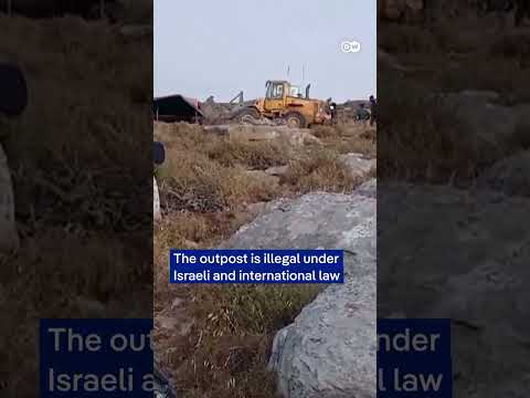 Israeli police clash with settlers in the occupied West Bank | DW News