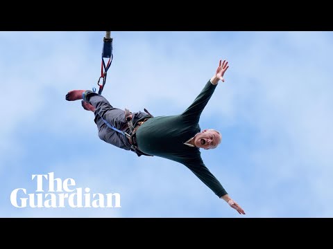 Ed Davey uses bungee jump to urge people to vote Lib Dem