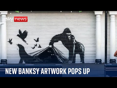 New Banksy artwork appears at London Zoo